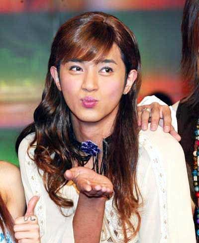 男明星网红男扮女装图片,美到不敢认！