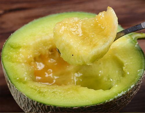 山东今日菜价哈密瓜,哈密瓜飘香，价格亲民引市民争相购买