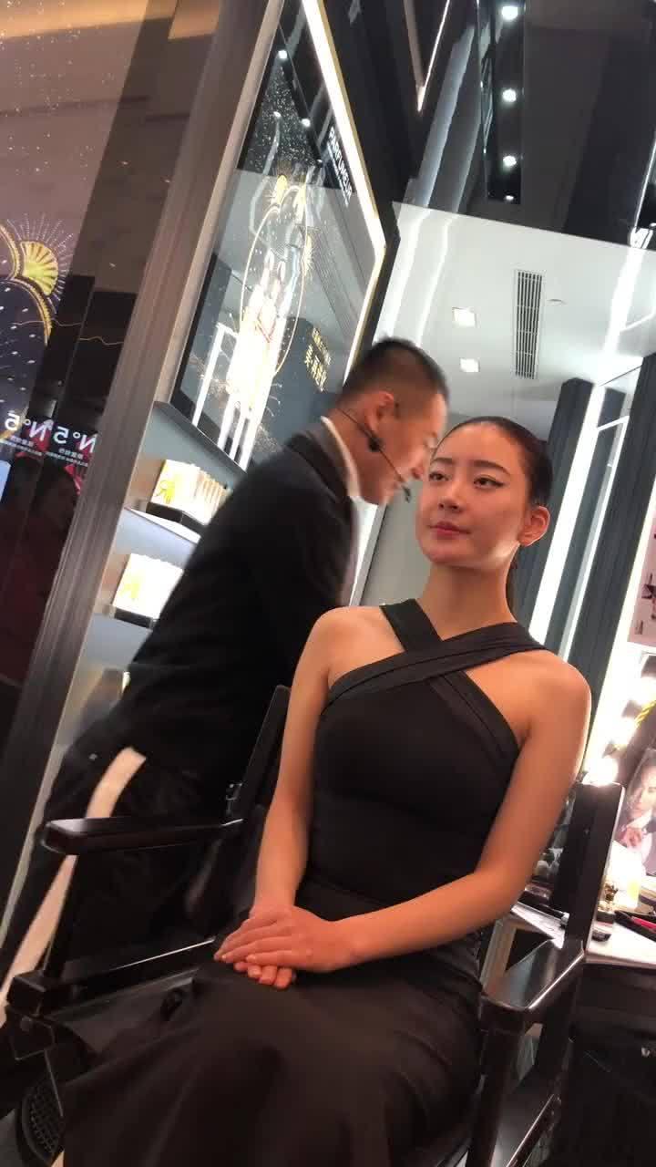 明星网红小达人视频直播,揭秘热门产品背后的故事