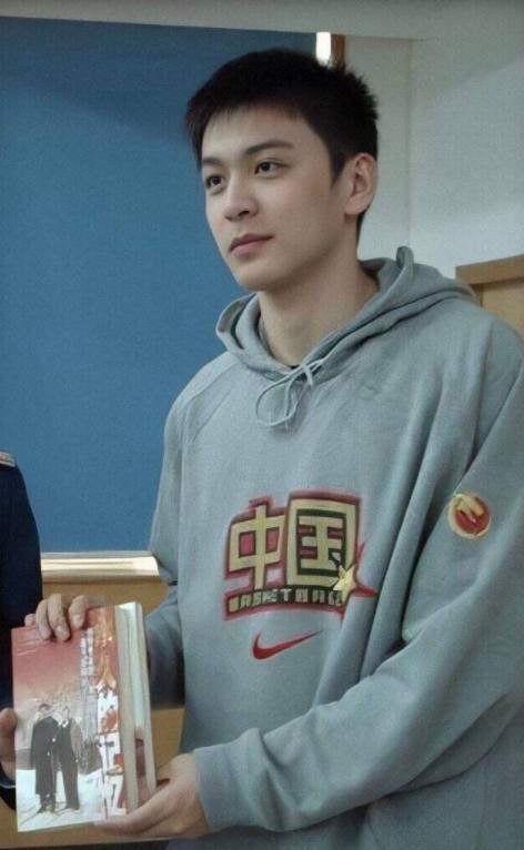 狮子男明星网红有哪些,魅力四溢的娱乐圈风云人物