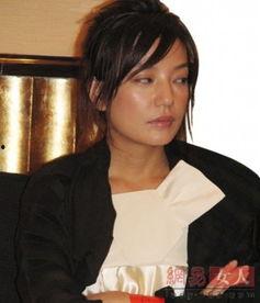 明星网红合照翻白眼,揭秘娱乐圈“翻白眼”文化现象