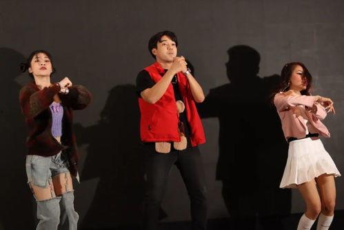 明星网红看升国旗视频,共赏升旗仪式风采