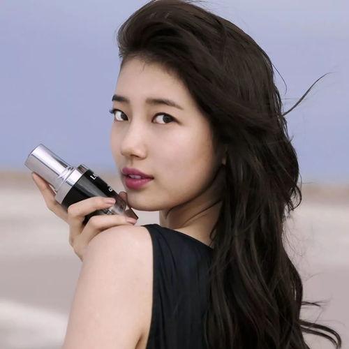 哪个明星网红爱喝巴黎水,明星爱喝的时尚饮品揭秘