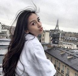 哪个明星网红爱喝巴黎水,明星爱喝的时尚饮品揭秘