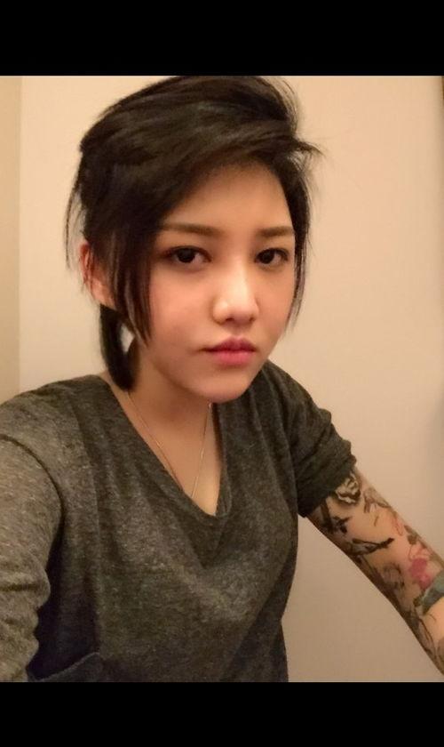 半甲纹身明星网红图片女,网红女生的独特时尚风采